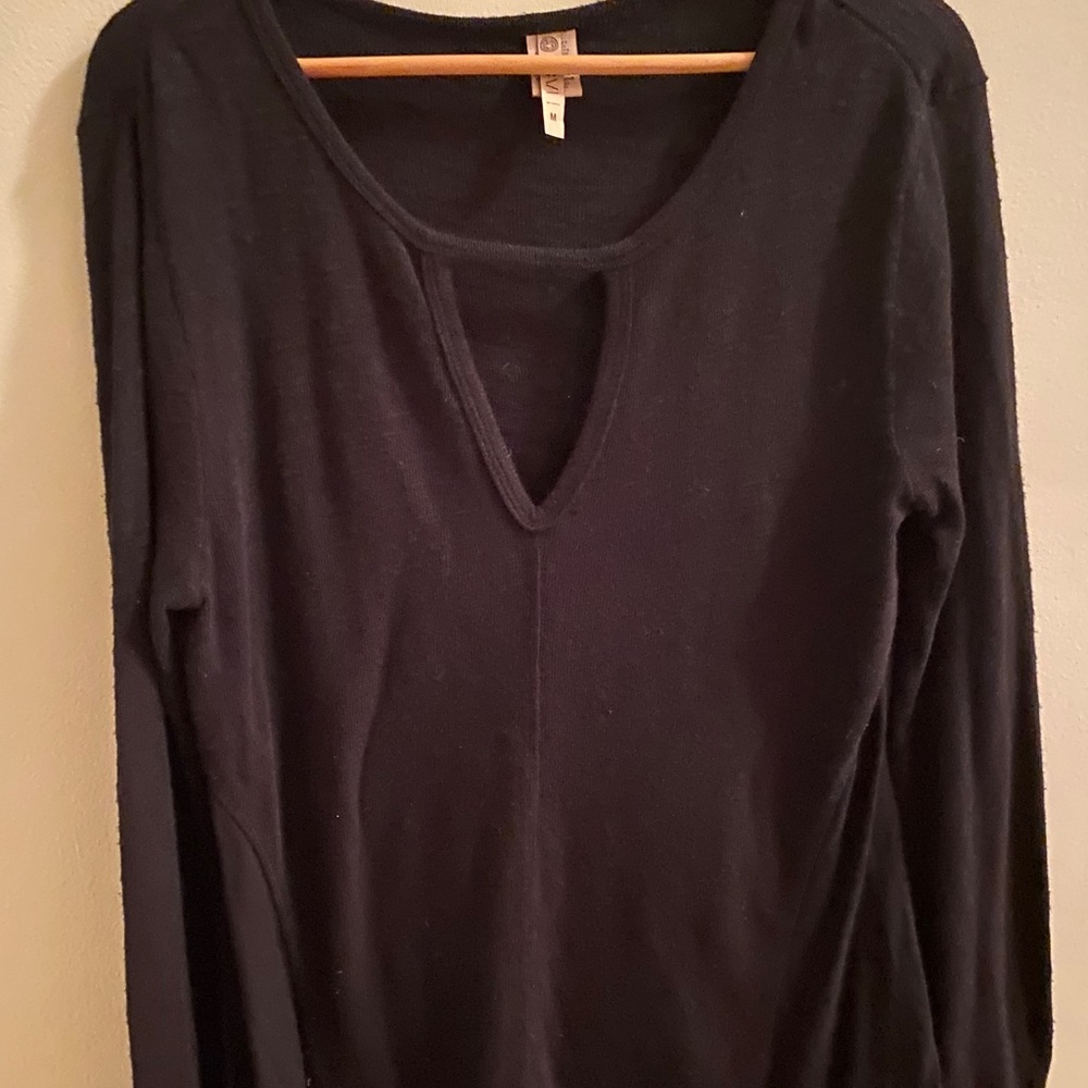 Sexy top with keyhole neck